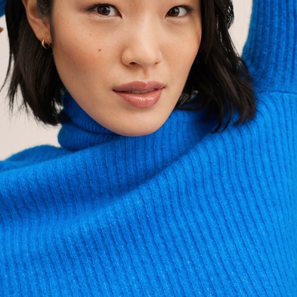 Electric Blue Rolled Turtle Neck Cable Sweater - Picture 3 of 8